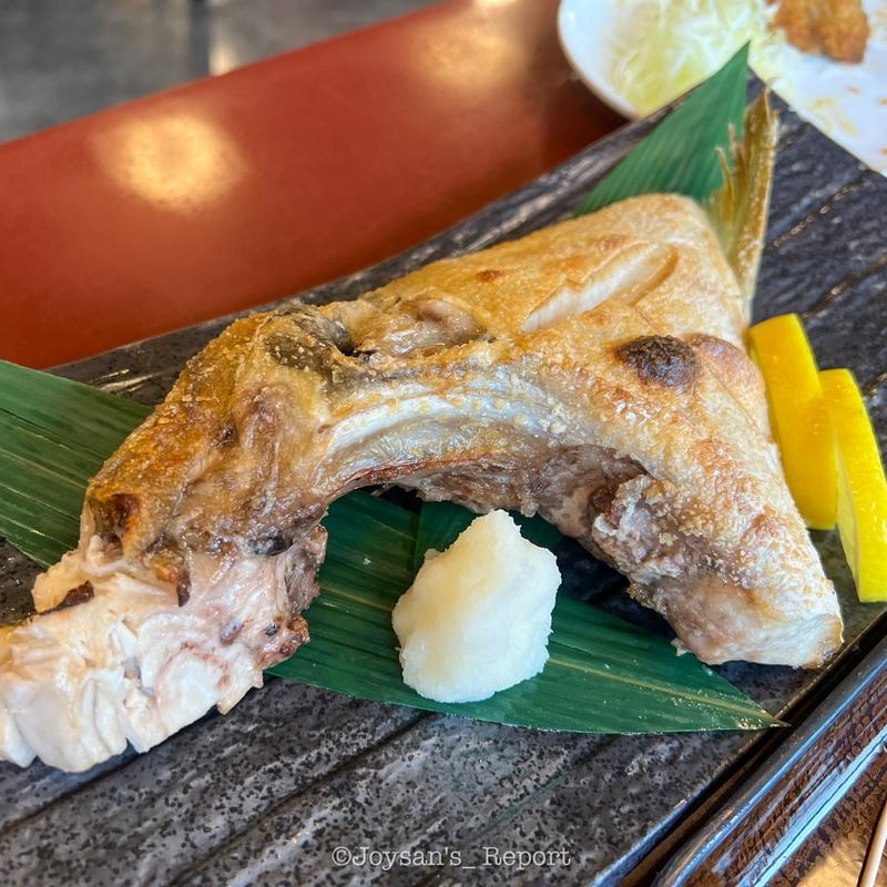 ぶりかまの塩焼き(魚太郎本店 市場食堂)