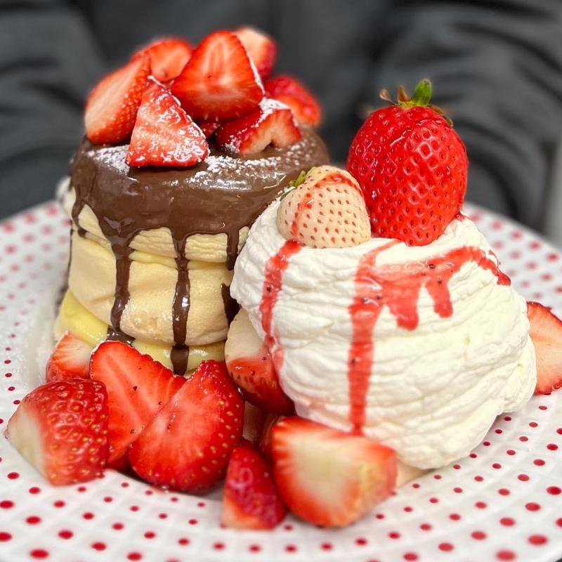 いちごのパンケーキ(よろず茶屋444)