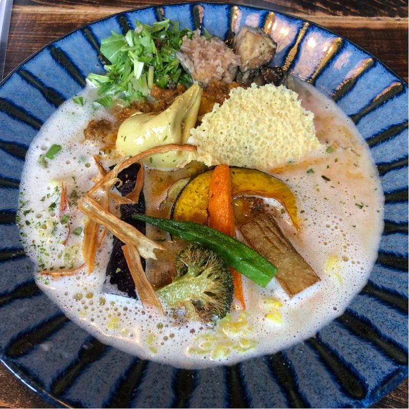 鶏白湯スープ咖哩　揚げ野菜(ボマイェ)