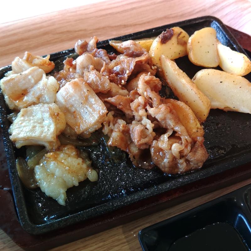 カルビ･ホルモン焼き定食(牛角焼肉食堂 イオンモール石巻店)