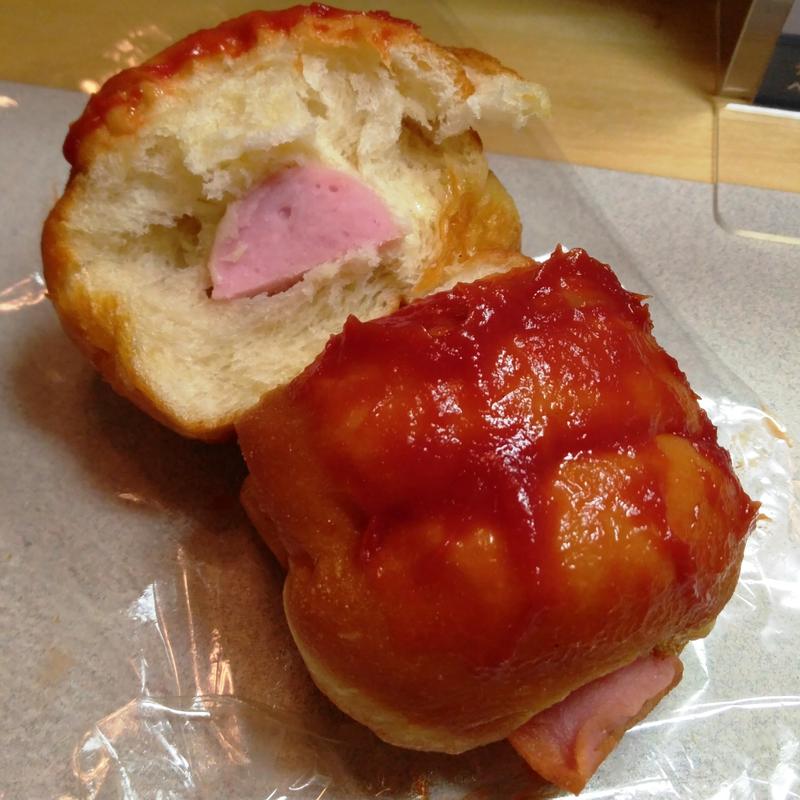 くのり（ソーセージロール）(しげぱん 札幌エスタ店)