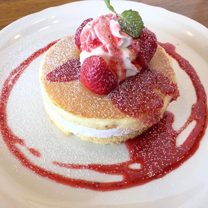 いちごの生スフレパンケーキ(オリジナルパンケーキハウス 新宿店)