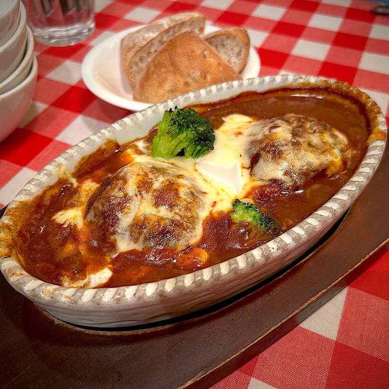 手作りハンバーグ デミグラスソース チーズ＆卵のせオーブン焼き(チロル 仙台店 )