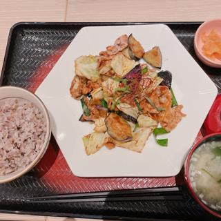 茄子と豚のコク旨味噌炒め定食(大戸屋ごはん処 横須賀モアーズシティ店)