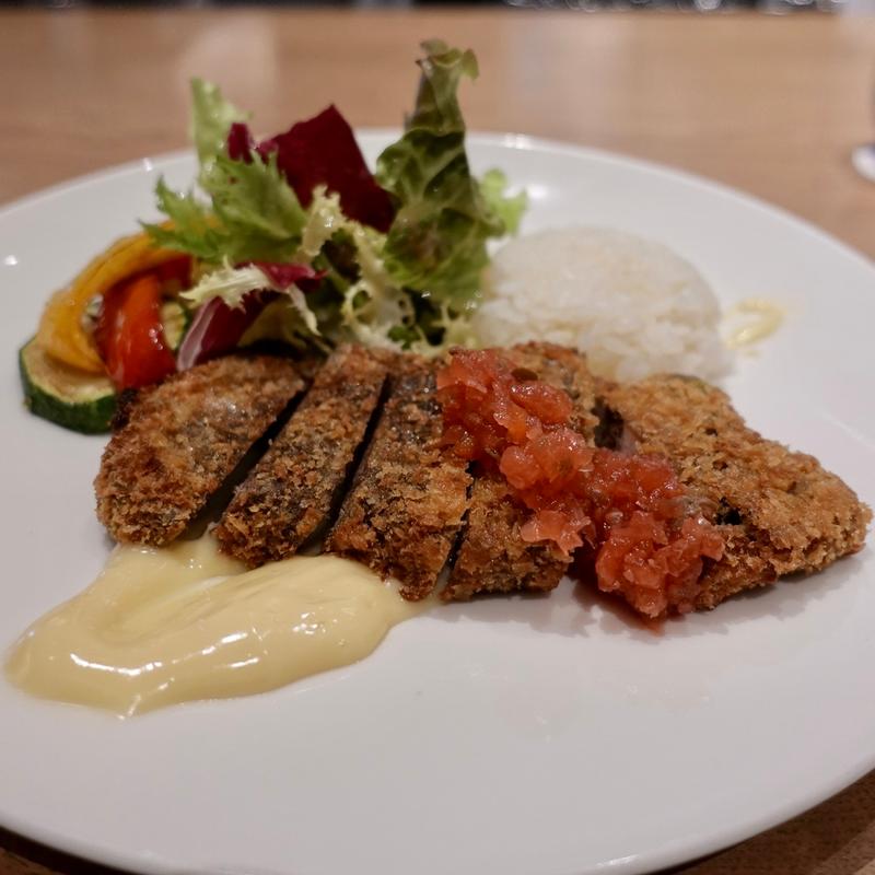 厚切り牛タンのカツレツ 自家製マヨネーズとピクルスソース(Grand Bleu Gamin（グランブルーギャマン）)