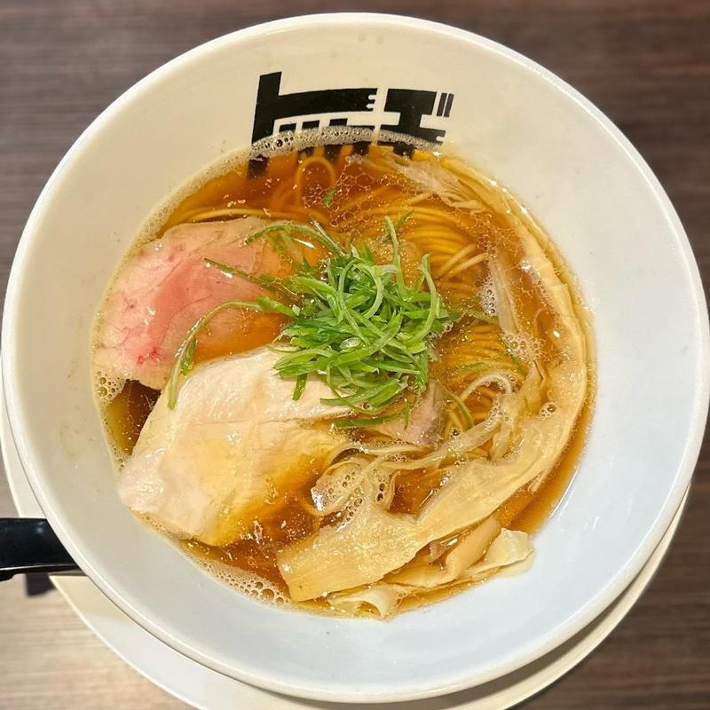 あご出汁醤油らぁめん(らぁめん トリカヂ イッパイ )