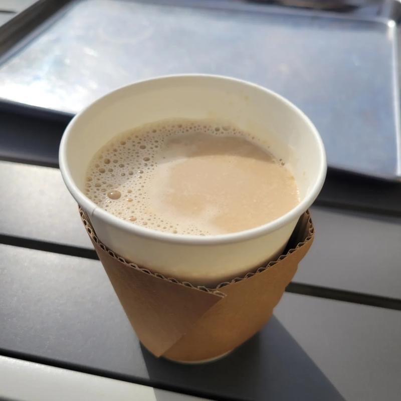 ジャージー牛乳カフェラテ(PURE FARM)