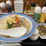 野菜たっぷりちゃんぽん 麺少なめ 餃子3個セット(リンガーハット 横須賀久里浜店)