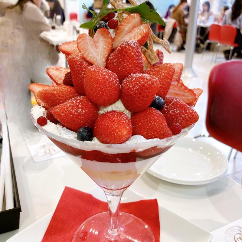 (タカノフルーツパーラー 京急上大岡店)