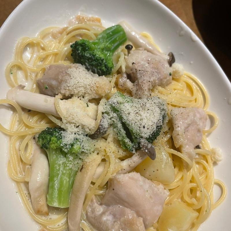 チキンとブロッコリーのクリームソース(ジョリーパスタ 三木店)