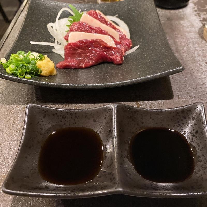 紅白馬刺し(DINING SAMAZAKURA さまざくら)