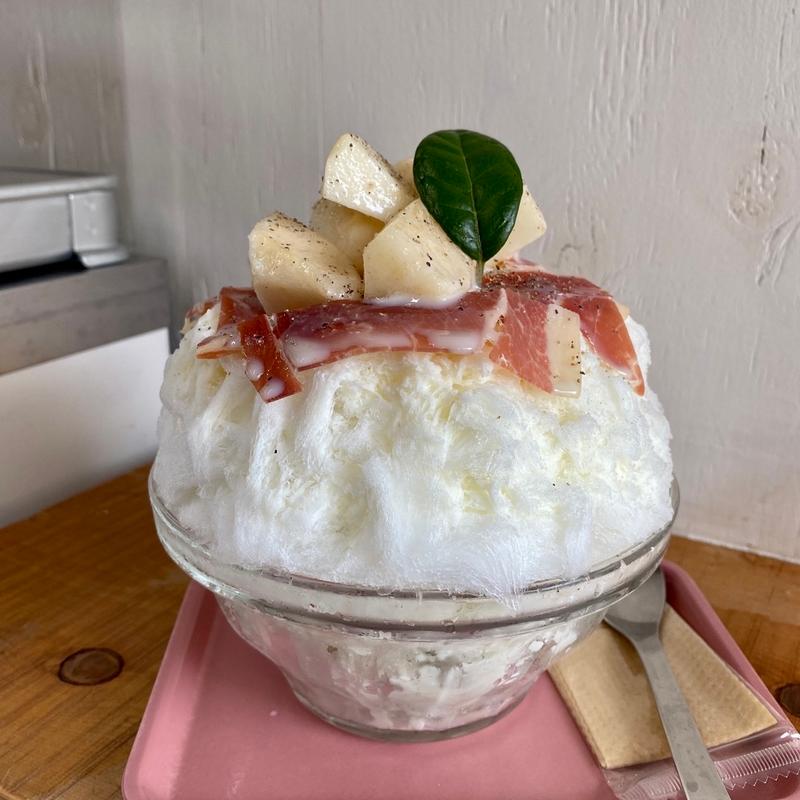 西洋梨とハモンセラーノ氷(パーラー ユーモア)