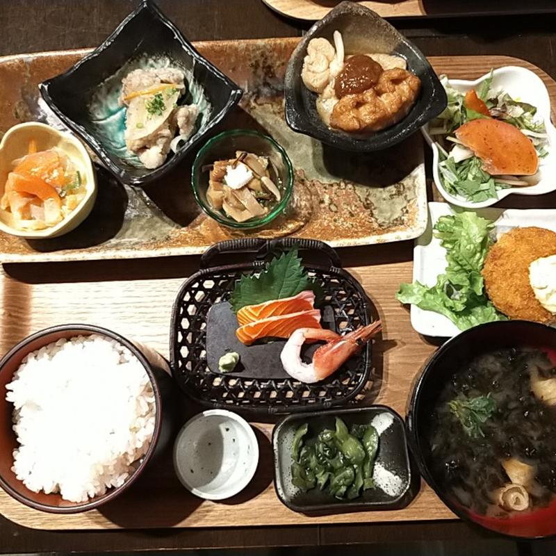 ほいど定食(鮮魚・創作ダイニング ほいど家)