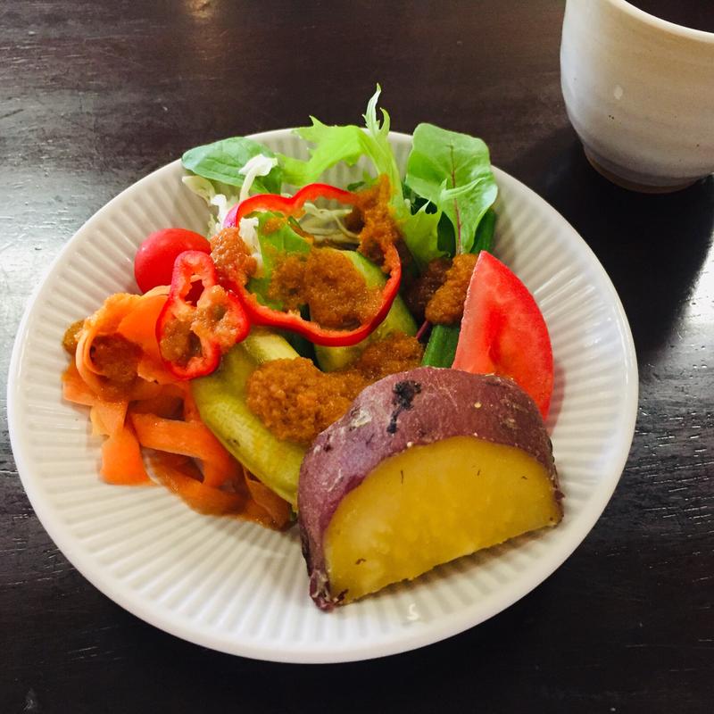 有機野菜のサラダ_お魚のランチ(地球畑カフェ 草原をわたる船 )