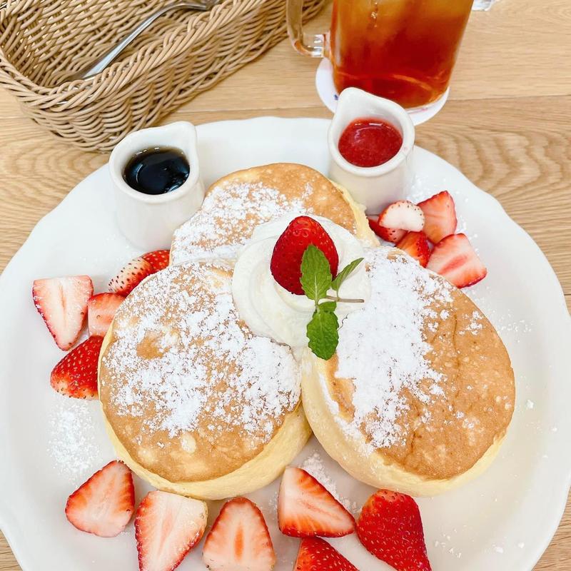 ふわふわストロベリーパンケーキ(オリジナルパンケーキハウス 新宿店)