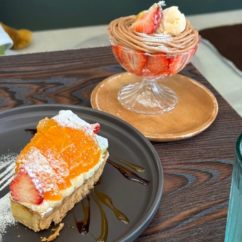 いちごとモンブランのパフェ(NOYU)