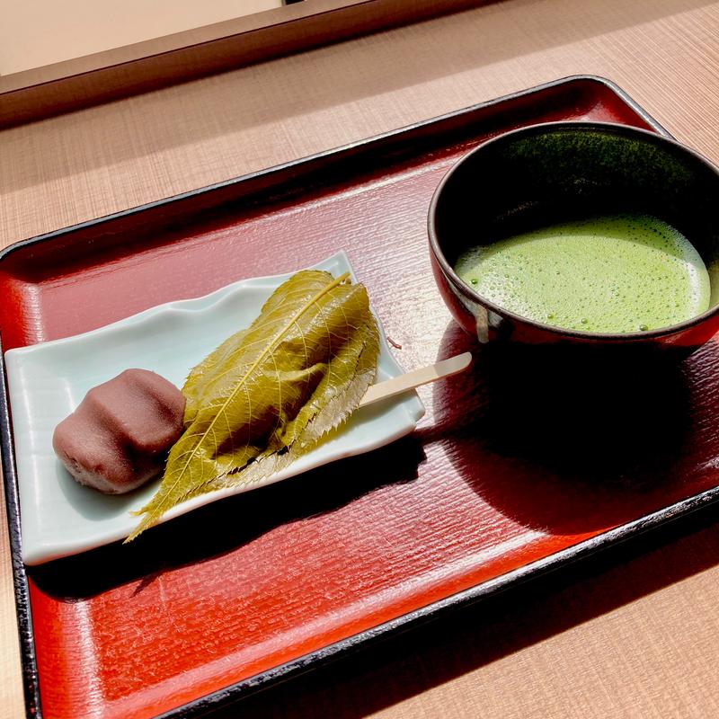 さくら餅(おうす付)(琴きき茶屋 （ことききちゃや）)