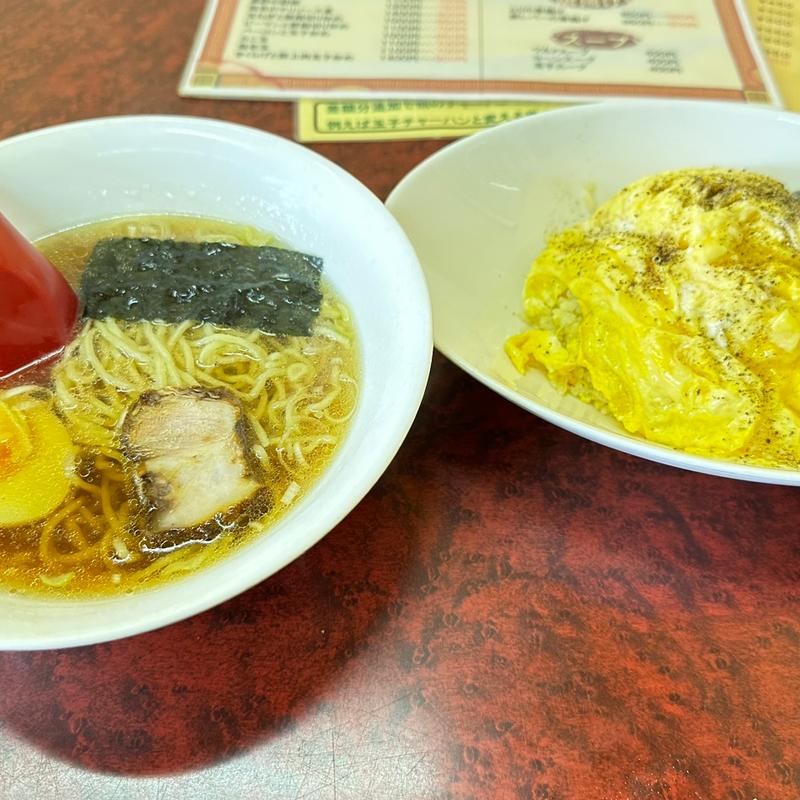 玉子チャーハンと半ラーメン(平塚飯店)