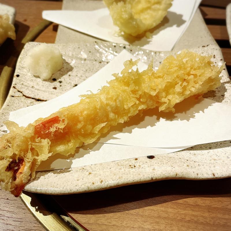 海老の天ぷら(肉やきとだしと博多うどん中目黒はし田)