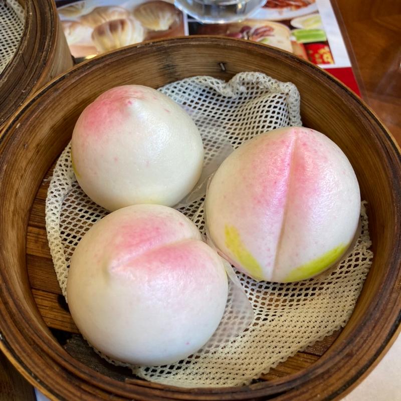 桃まん(北京ダック専門店 北京烤鴨店中華街店（ペキンカォヤーテン))