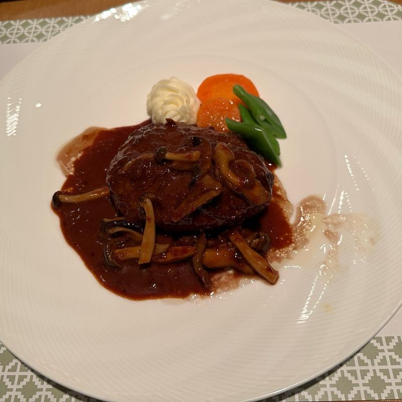 ハンバーグステーキ(ブラスリー ハーモニー)