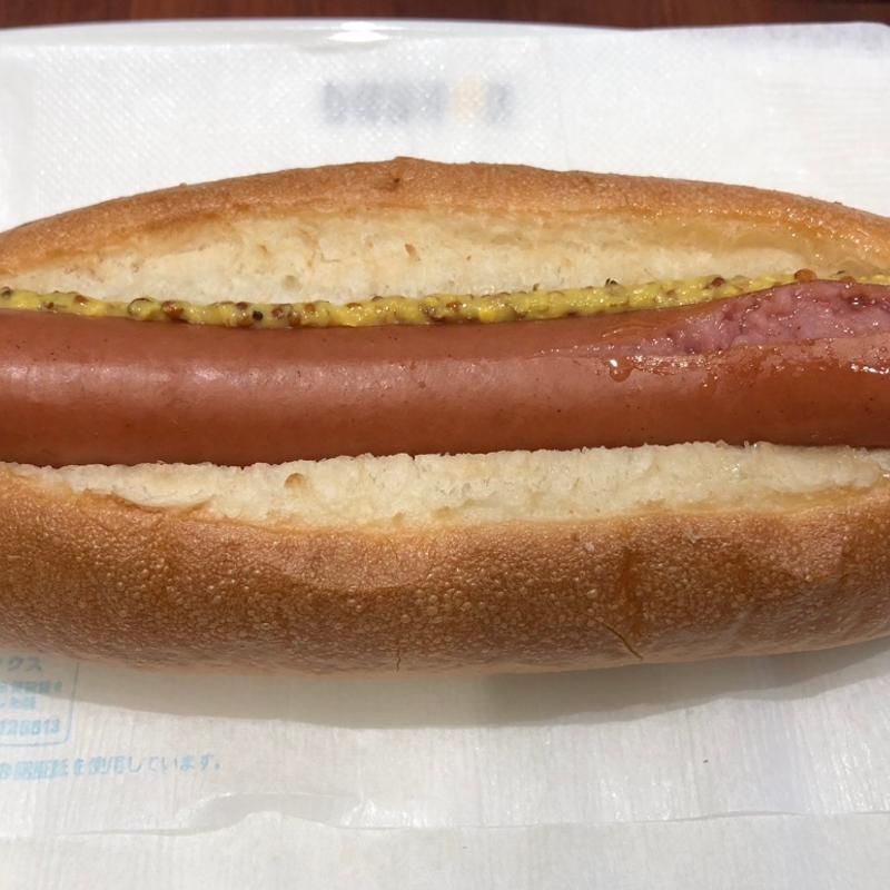 ジャーマンドッグとアイスコーヒー(ドトールコーヒーショップ 学芸大学西口店)