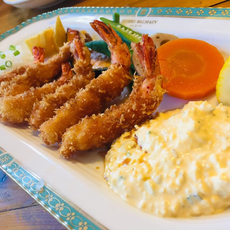 小さいけれどおいしい海老フライ(洋食屋 青空 （ヨウリョクヤ アオゾラ）)