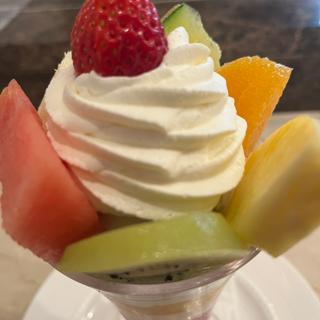 千疋屋スペシャルパフェ(千疋屋総本店フルーツパーラー)