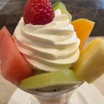 千疋屋スペシャルパフェ(千疋屋総本店フルーツパーラー)