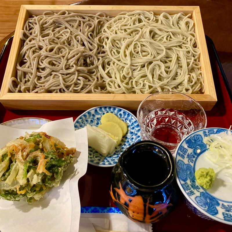板そば二色盛り（かき揚げ皿）(芭蕉庵)