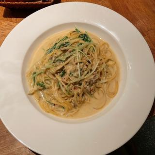 カキと京水菜のクリームパスタ(Fusion Dining olive｜苦楽園)