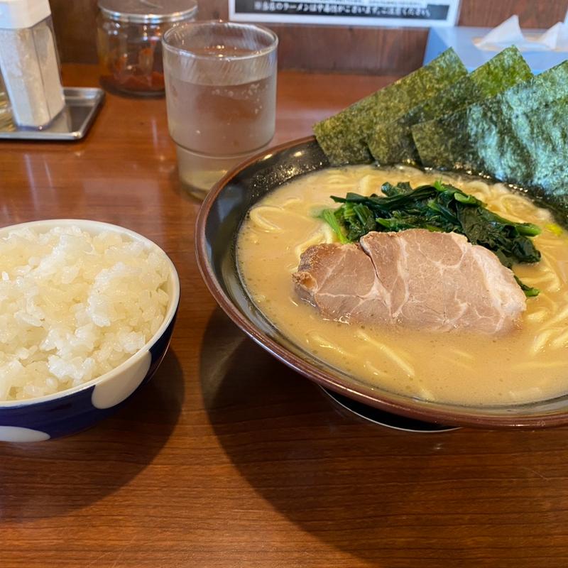 (横濱家系ラーメン あかね家)