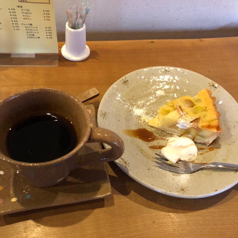 サツマイモとリンゴのタルト(カフェ エストラーダ)