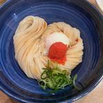 冷しょうゆ+温泉卵+めんたいこ(うどん 慎（しん）)