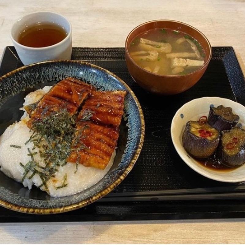 日替わりランチ　鰻とろ丼(大衆食堂はる)