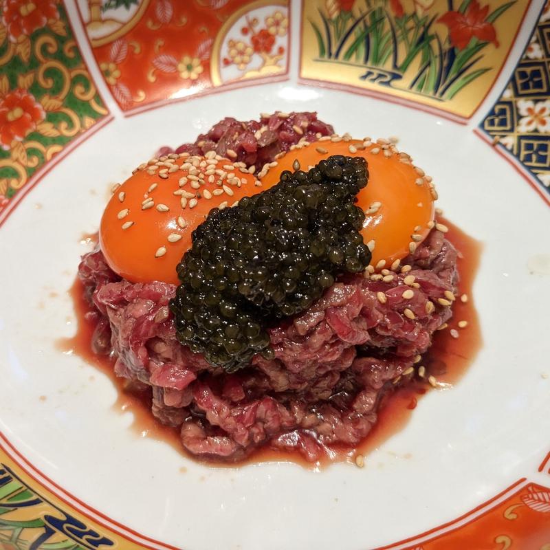 炙りユッケのタルタル　キャビア添え(尾崎さんち)
