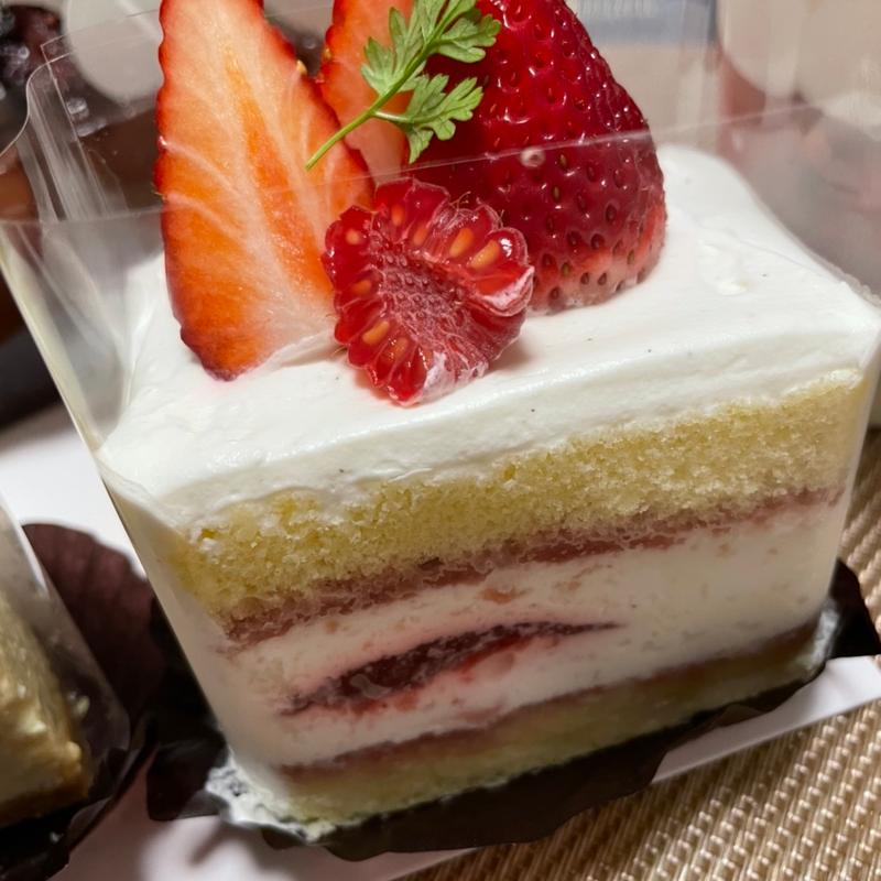 (パティスリィ アサコ イワヤナギ)