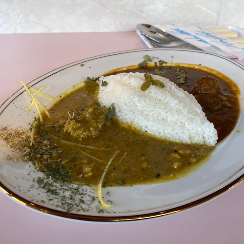 DOUBLE CHOICE CURRY(MODERN LEMON CHIKEN&HOTEL BEEF) +SALAD and DRINK SET(ニューローズ)