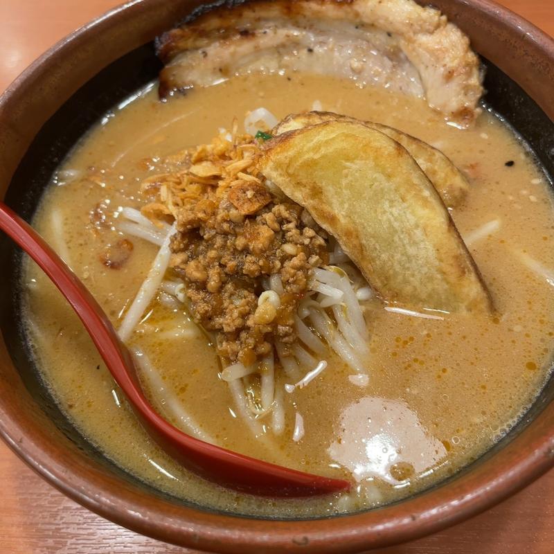 北海道味噌炙りチャーシューらーめん（1枚）(麺場 田所商店 大宮宮原店)