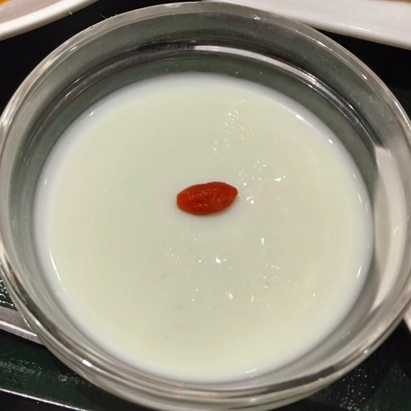 自家製なめらか杏仁豆腐(虎包 仙台長町店  （フーパオ）)