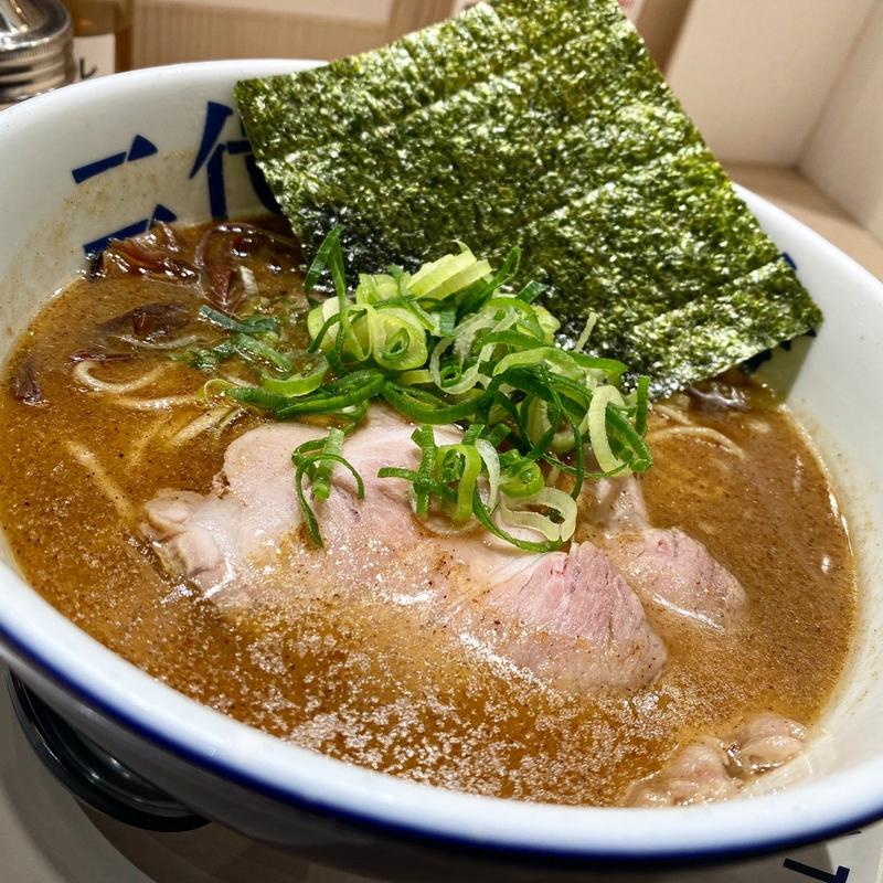醤油豚骨ラーメン(博多ラーメン二代目一幸舎)