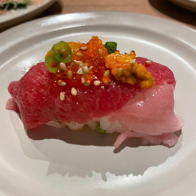 A4等級 和牛の雲丹乗せ炙り肉寿司(じゅーしゐ)