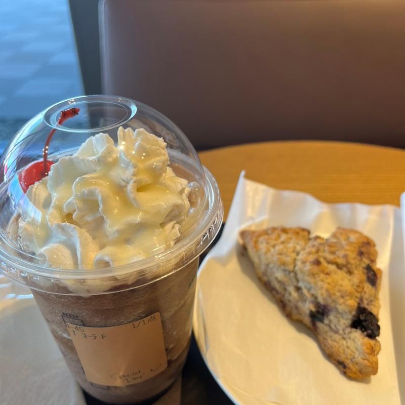 コーラフラペチーノ、ブルーベリースコーン(スターバックスコーヒー ゆめモール西条店)