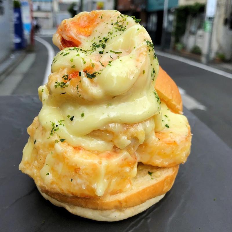 ふわっと揚げたエビのわさびマヨネーズぱん(コーヒー＆トースト)