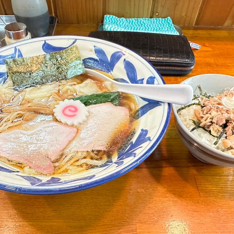 ワンタン麺とミニ丼（日替り）(手打ち中華そば 竹の助)