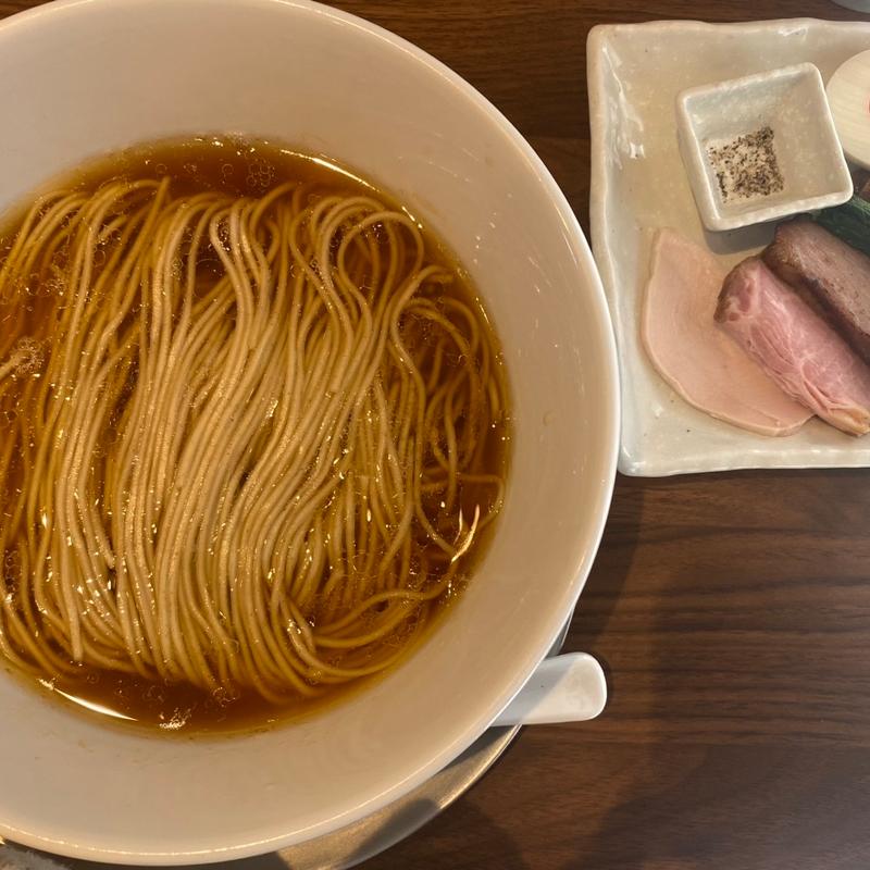 巴醤油ラーメン(麺創房LEO )