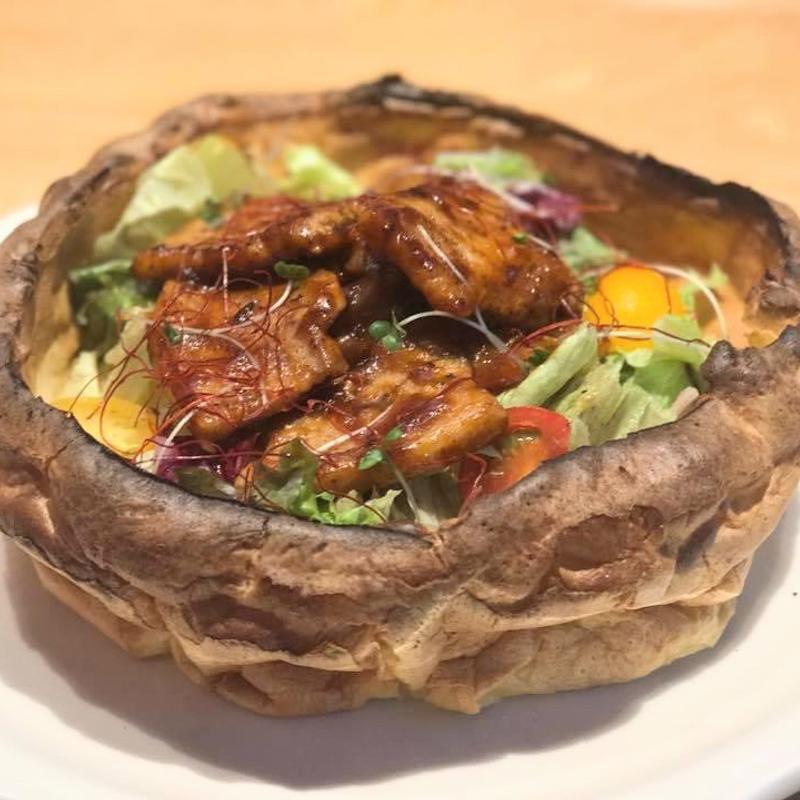 BBQポークとたっぷり野菜のダッチベイビー(オリジナルパンケーキハウス 新宿店)