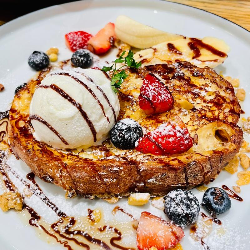 ライ麦ブレッドのフレンチトースト　チョコバナナ(ビストロカフェ レディースアンドジェントルメン (BISTRO CAFE LADIES & GENTLEMEN))