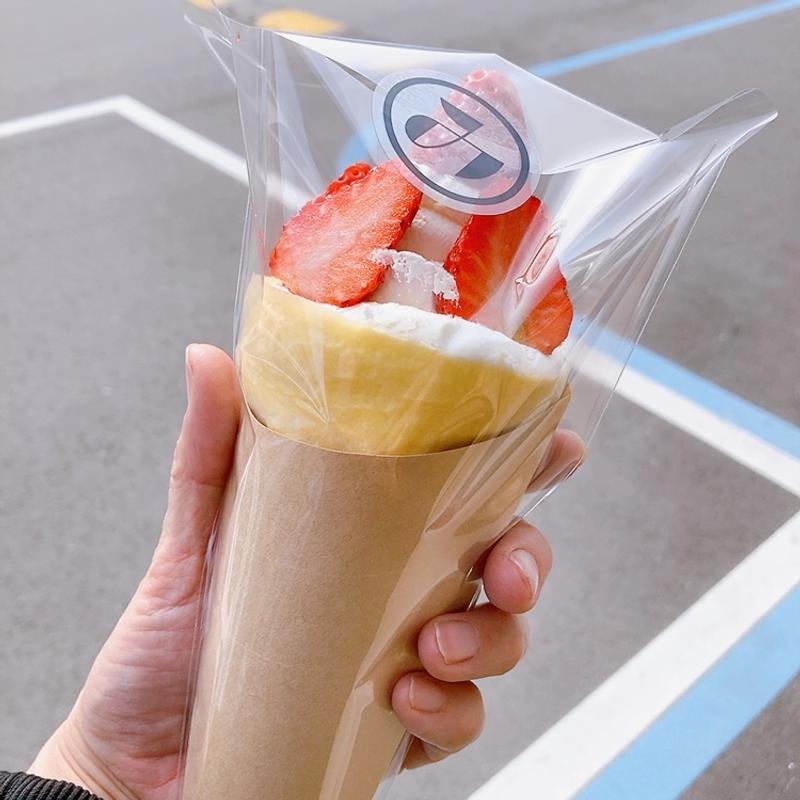 いちごたっぷりのクレープ(みのりカフェ元気市広島店)