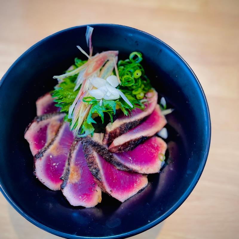 かつおの藁焼きタタキ丼(桂浜美食館 神)